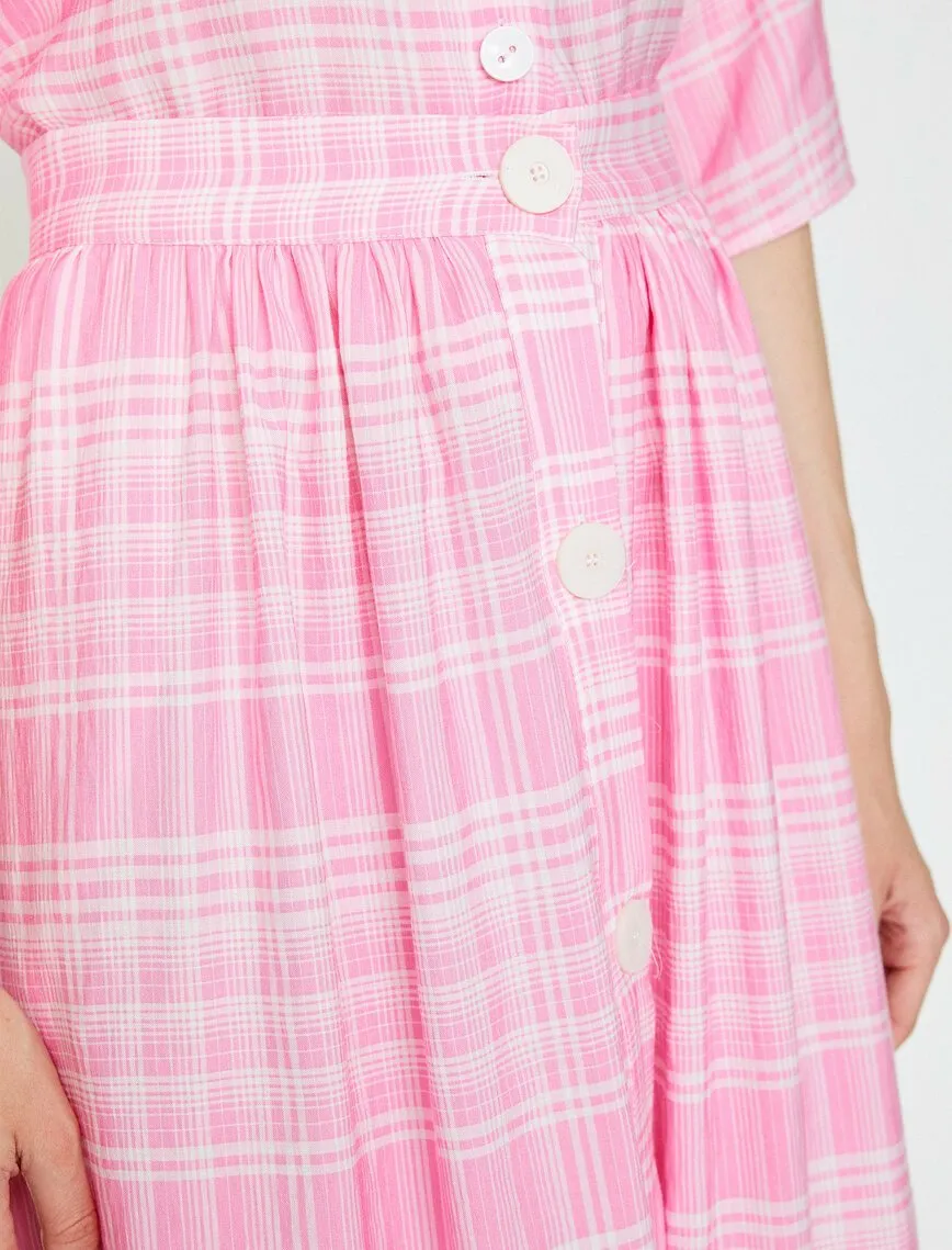 12047 Pink Button Detailed Midi Skirt