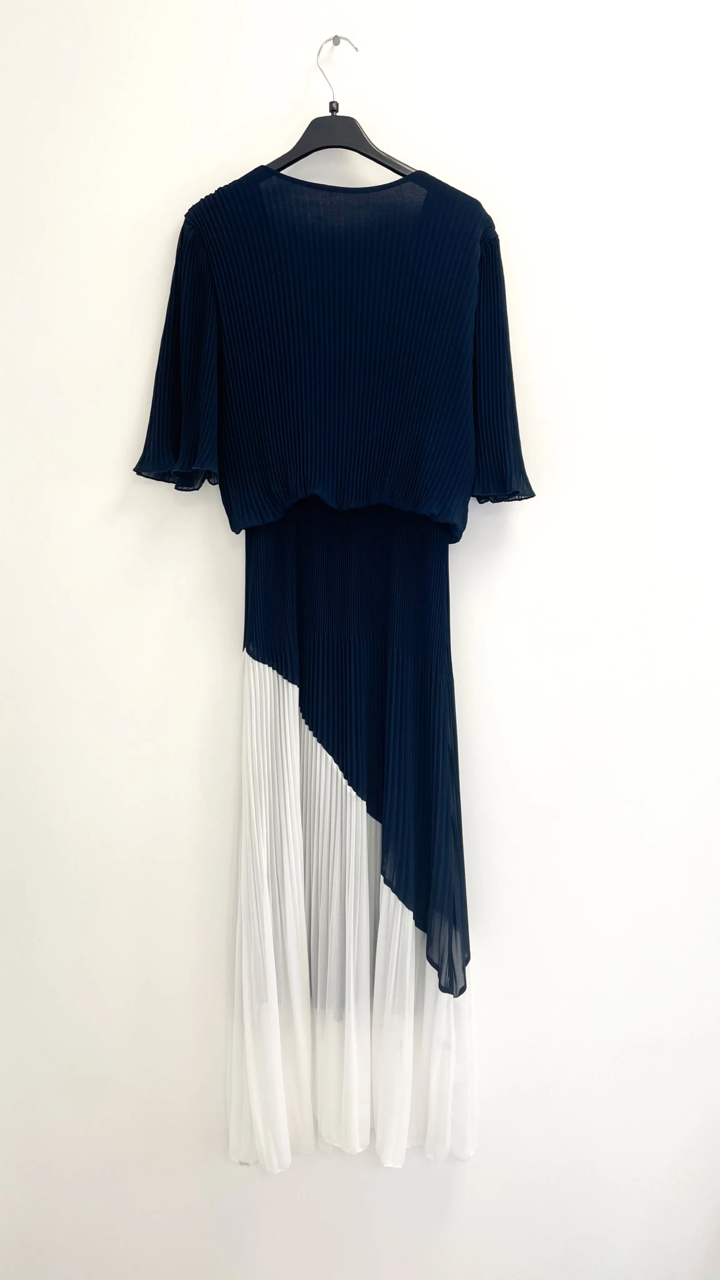 A1678 Navy/White Loose Top Pleat Dress