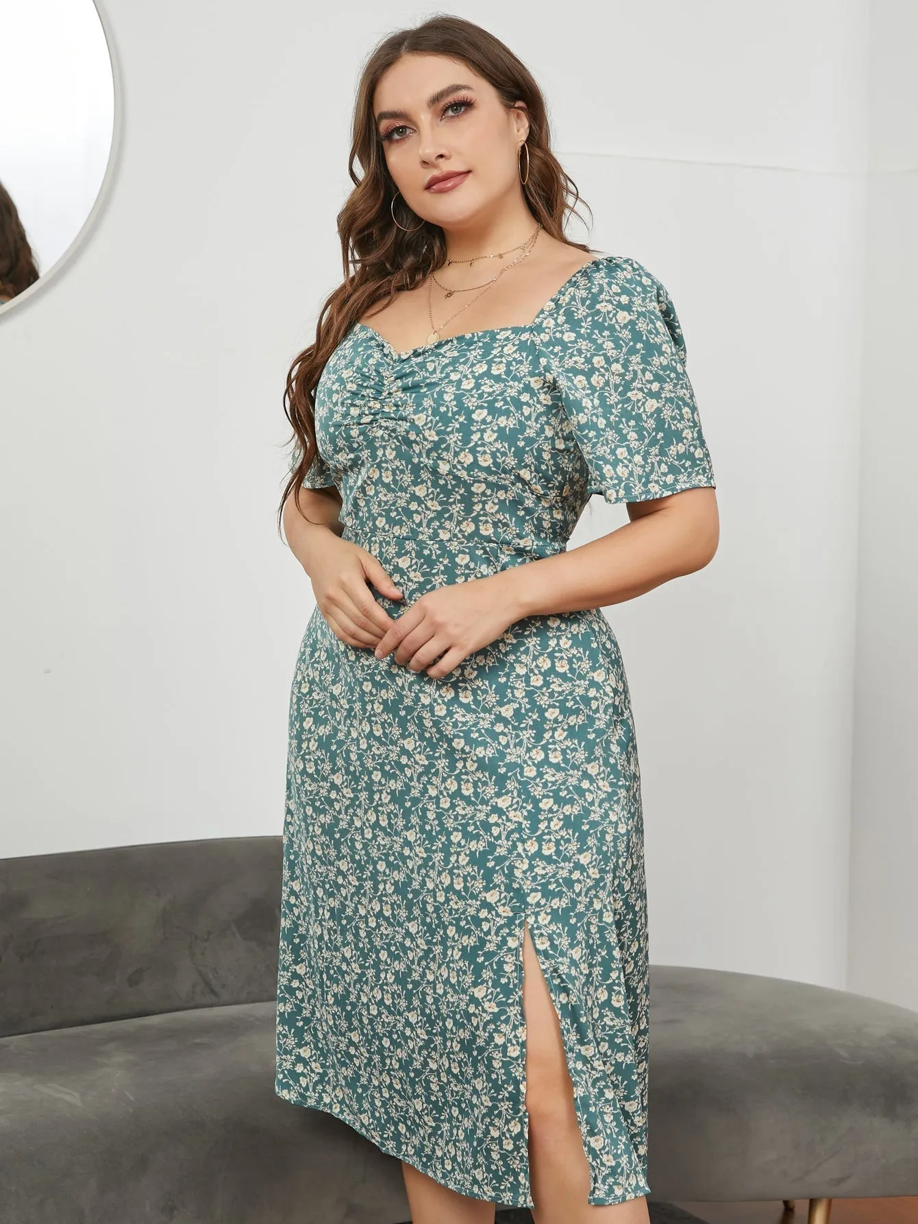 KittenAlarm - Plus Size Long floral collar and waist slit Dress