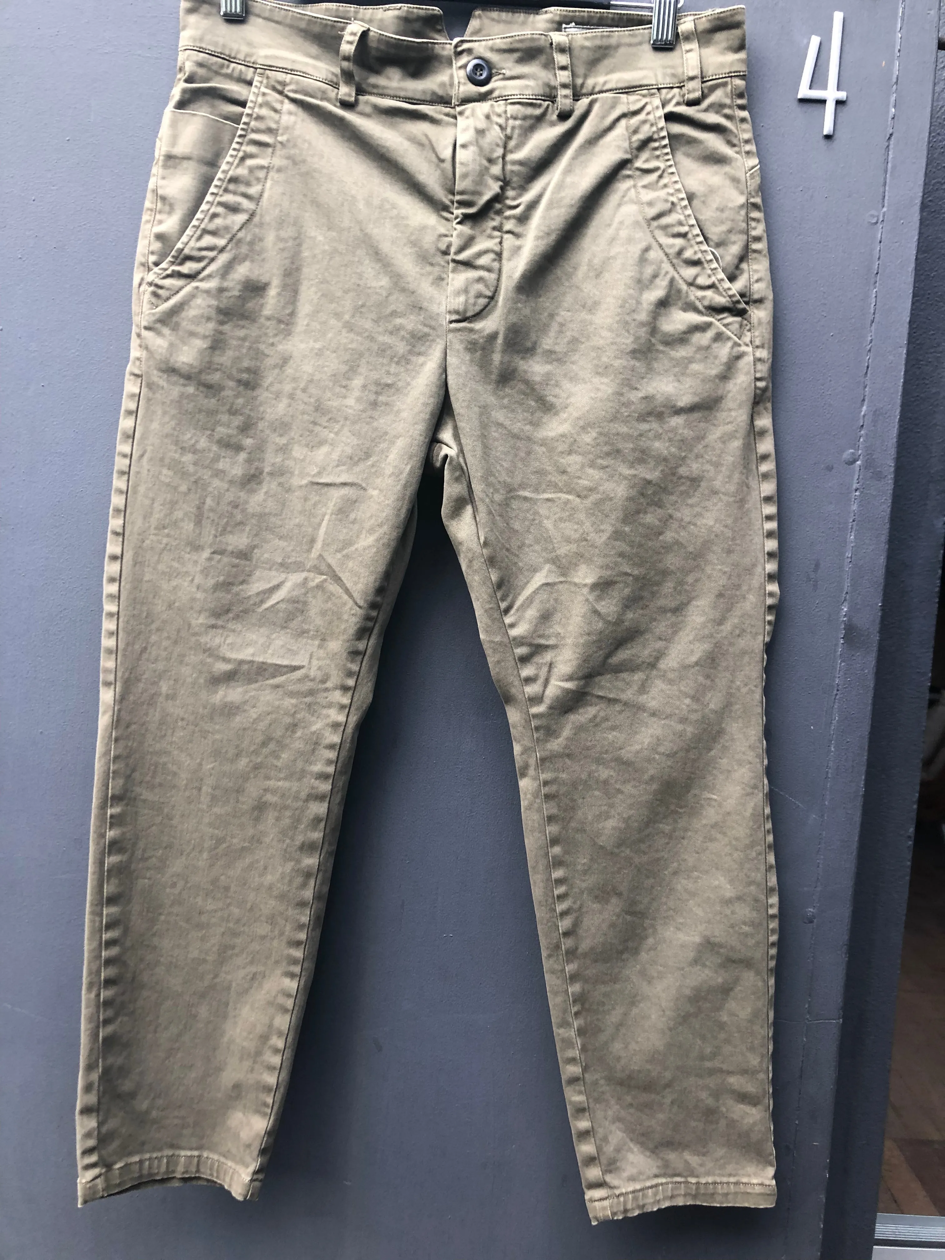 Novemb3r khaki chinos