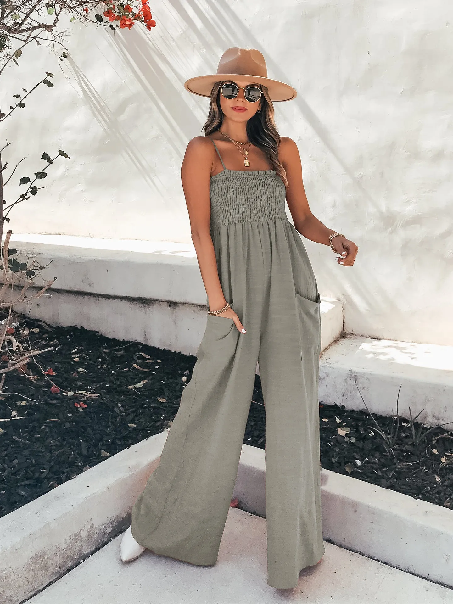 Sexy Suspender Loose Casual Jumpsuit Resort Wide Leg Jumpsuit